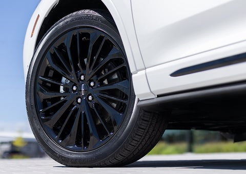 The stylish blacked-out 20-inch wheels from the available Jet Appearance Package are shown. | Lincoln Demo 5 in Derwood MD